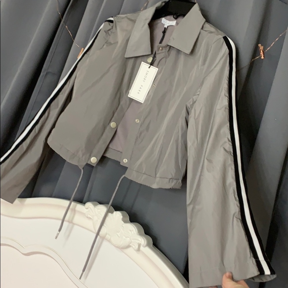 COPY - NWT OOTDFash Crop top windbreaker